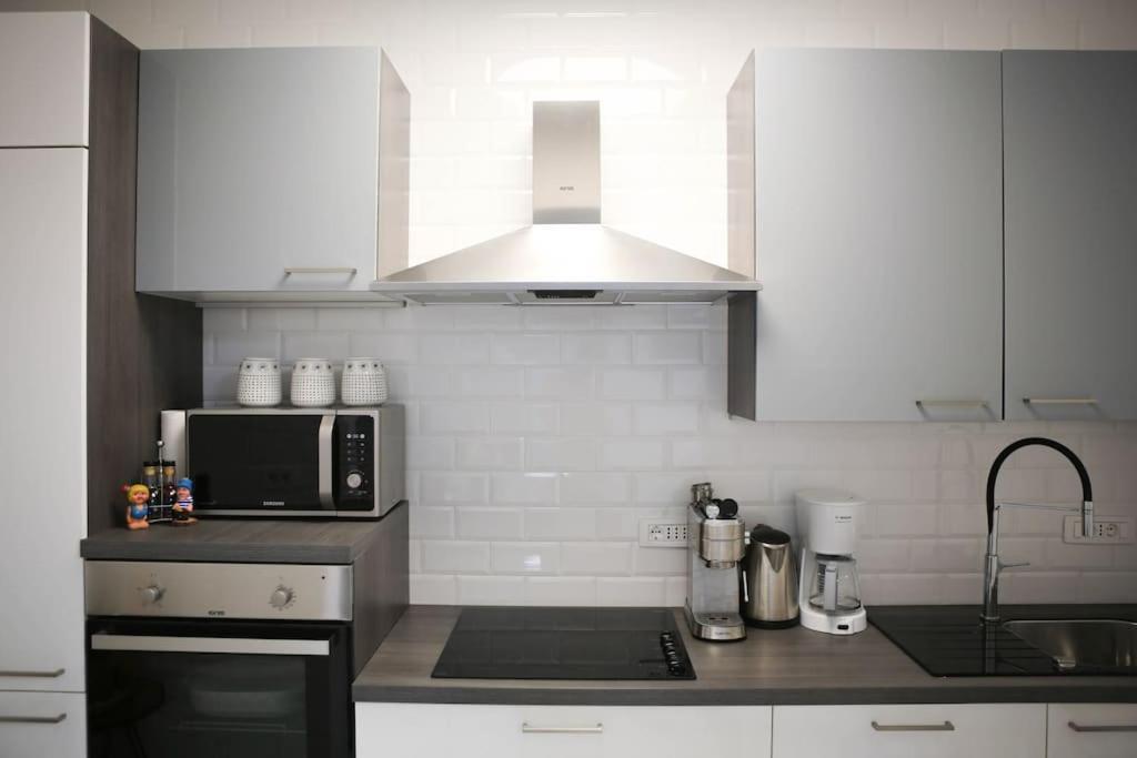 New & Luxury Apartment Tony สปลิท ภายนอก รูปภาพ