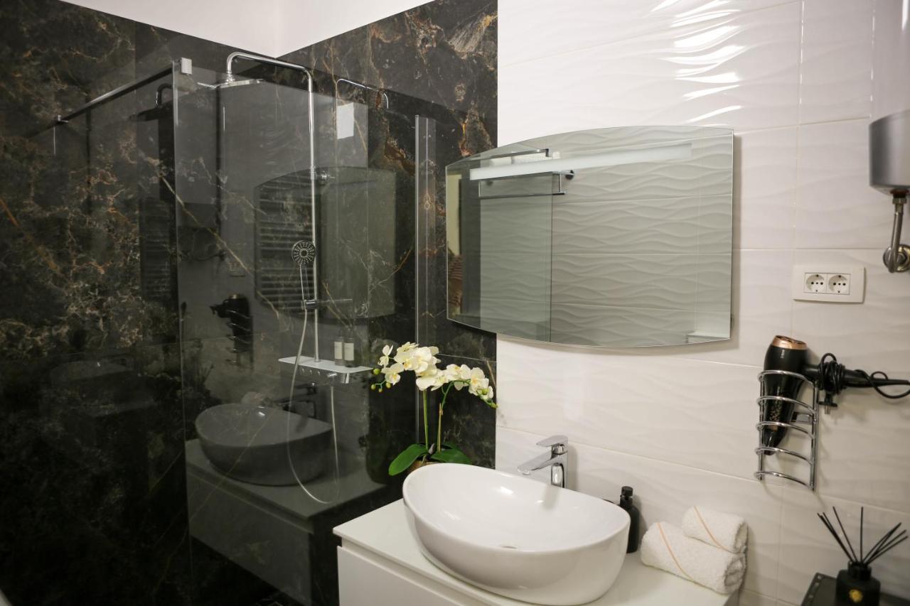 New & Luxury Apartment Tony สปลิท ภายนอก รูปภาพ