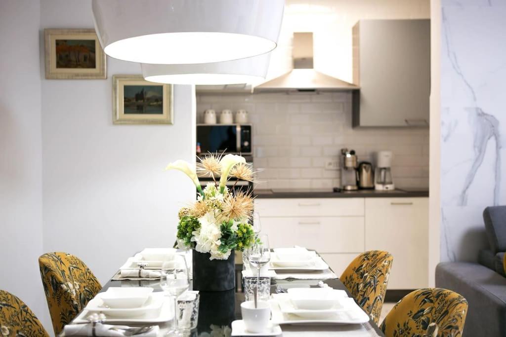 New & Luxury Apartment Tony สปลิท ภายนอก รูปภาพ
